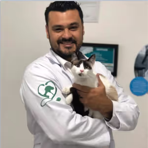 Foto da Dra. Tatiana Ariki da Clínica Bandeirantes